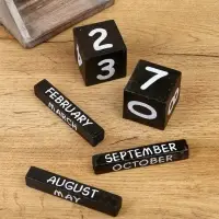 Календарь настольный "Мопед" дерево 11х5х14 см, розовый