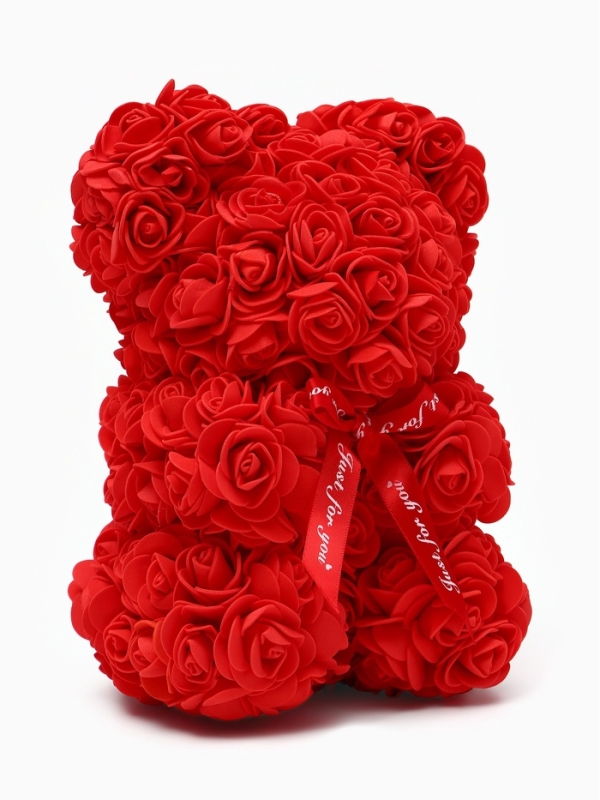 Медведь из красных роз Медведь из красных роз