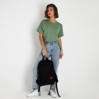 Рюкзак школьный текстильный «Сердце», 46х30х10 см, вертикальный карман, цвет чёрный Рюкзак школьный текстильный «Сердце», 46х30х10 см, вертикальный карман, цвет чёрный