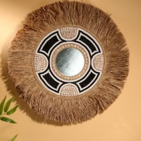 Зеркало настенное 60 см (декорировано ракушкой и бисером)