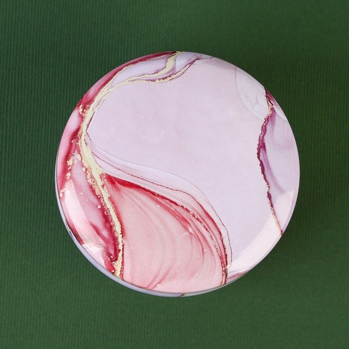 Новогодняя ароматическая свеча в банке &laquo;Новый год: Розовый мрамор&raquo;, аромат карамель, 6 х 6 х 4 см.