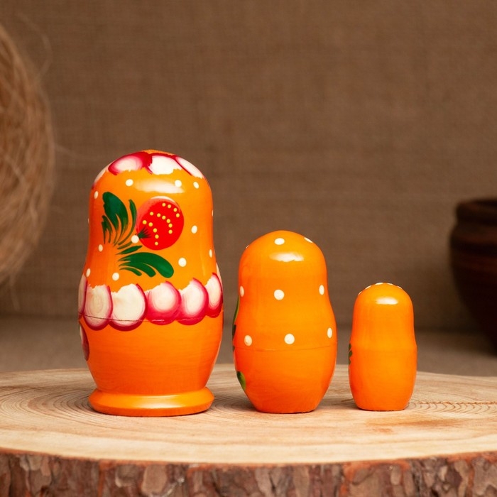 Матрёшка &laquo;Земляничка&raquo;, оранжевое платье, 3 кукольная, 10-12 см