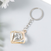 Брелок металл "Куб" кристалл, золото 3х4х4 см Брелок металл "Куб" кристалл, золото 3х4х4 см