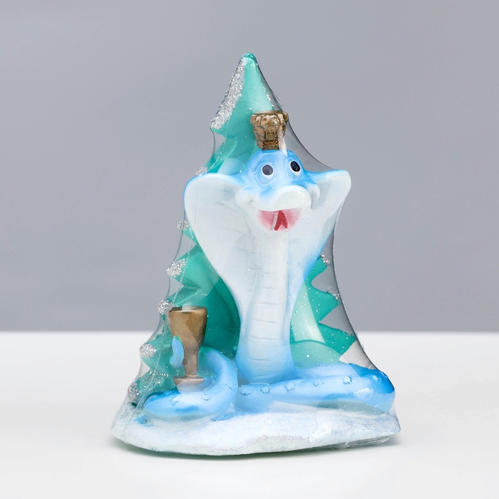 Новый год Символ года Свеча фигурная "Змея у ёлки", 6х4,5х9 см