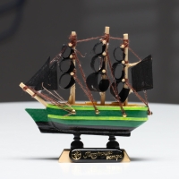 Корабль &laquo;Дункан&raquo;, 10х3х10 см, зеленый корпус, черные паруса