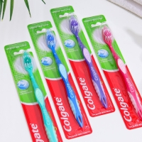 Зубная щётка Сolgate &laquo;Премьер отбеливания&raquo;, средняя жесткость