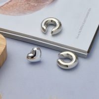 Набор серьги и каффы 3 шт. &laquo;Бублик&raquo; сердце, цвет серебро