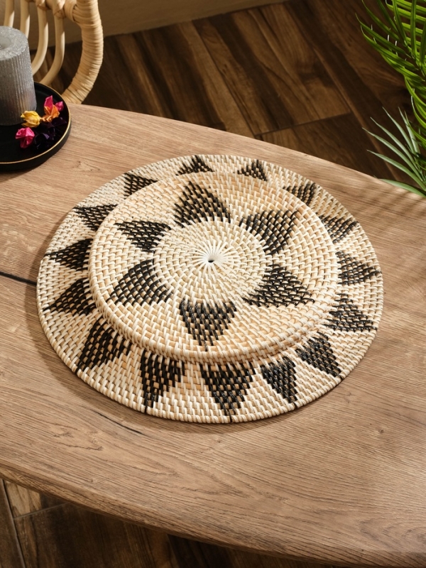 Тарелка декоративная плетеная ротанг "Солнце", 40х40х4 см, чёрно-белый