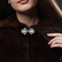 Декоративная застёжка «Узор», 6,5 × 3,5 см, цвет белый Декоративная застёжка «Узор», 6,5 × 3,5 см, цвет белый