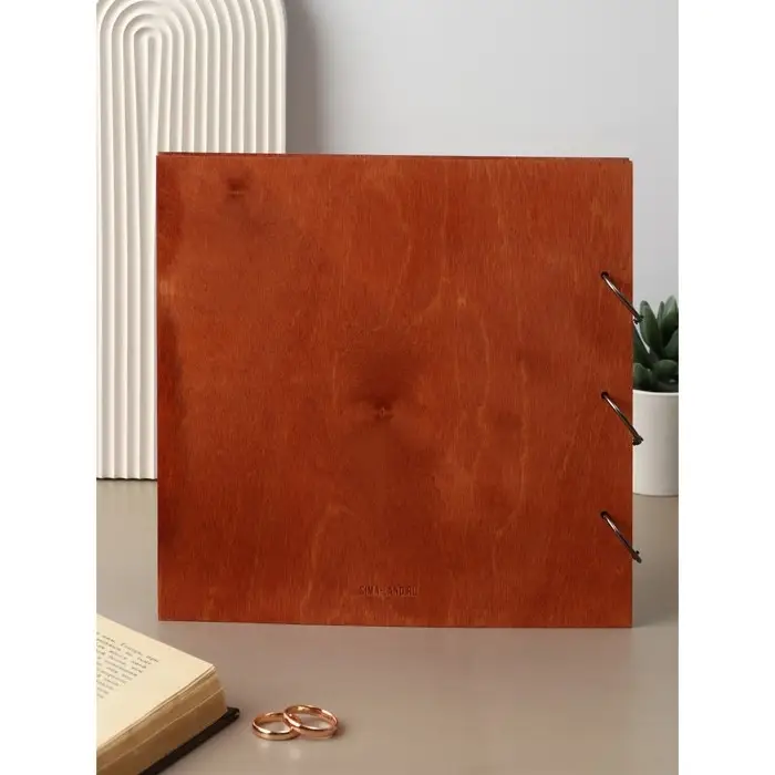 Книга пожеланий в дерев.обложке "Кольца", 21 х 21 см.