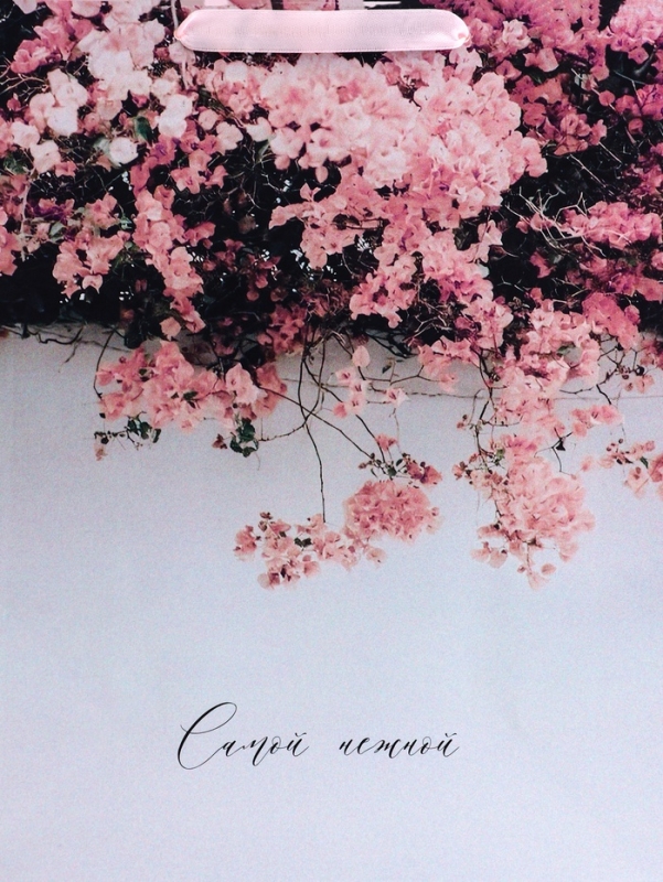 Пакет подарочный вертикальный &laquo;Табебуйя розовая&raquo;,  M 26 &times; 32 &times; 12 см