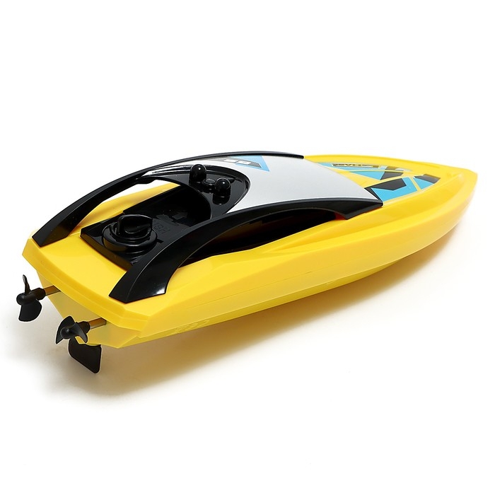 Катер &laquo;Быстрый&raquo;, радиоуправление, плавает