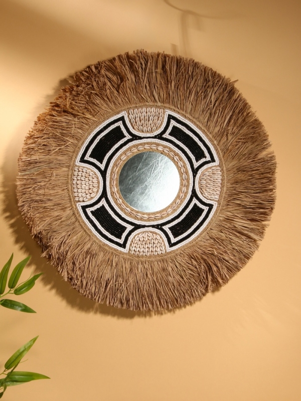 Зеркало настенное 60 см (декорировано ракушкой и бисером) Зеркало настенное 60 см (декорировано ракушкой и бисером)