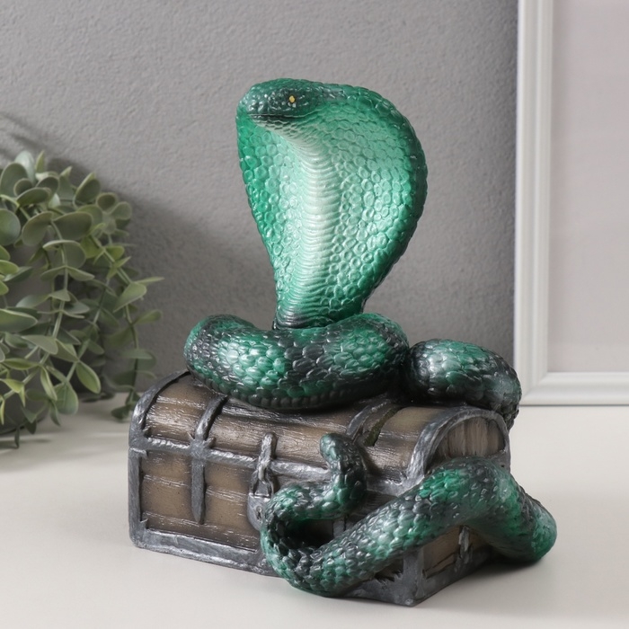 Копилка Копилка"КОБРА НА СУНДУКЕ " 20 х 17 х 12 см.