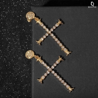 Серьги висячие со стразами &laquo;Крестики&raquo; грация, цвет белый в золоте, 6 см
