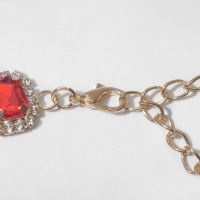 Колье &laquo;Драгоценность&raquo; квадраты в стразах, цвет бело-красный в золоте, 32 см