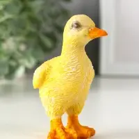 Сувенир полистоун "Жёлтый утёнок" 4,8х7,5х9,2 см