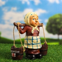 Садовая фигура "Бабушка с ведрами" 20х7х19см Садовая фигура "Бабушка с ведрами" 20х7х19см