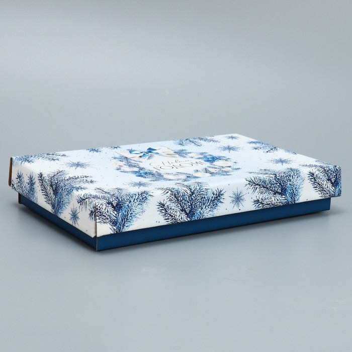 Коробка подарочная новогодняя складная &laquo;Новогодний венок&raquo;, 25.5 х 15 х 4 см, Новый год