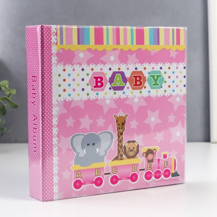 Фотоальбом 12 листов для заполнения  и 14 листов для 56 фотографий  10х15 см., "Малышке"