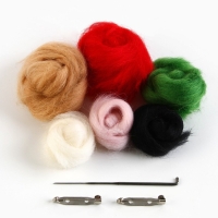 Валяние из шерсти. Брошь &laquo;Кролик с ягодкой&raquo;