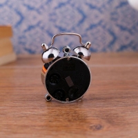 Часы настольные будильник "Классика", циферблат d-4 см, 6.5 х 4.5 см, хром