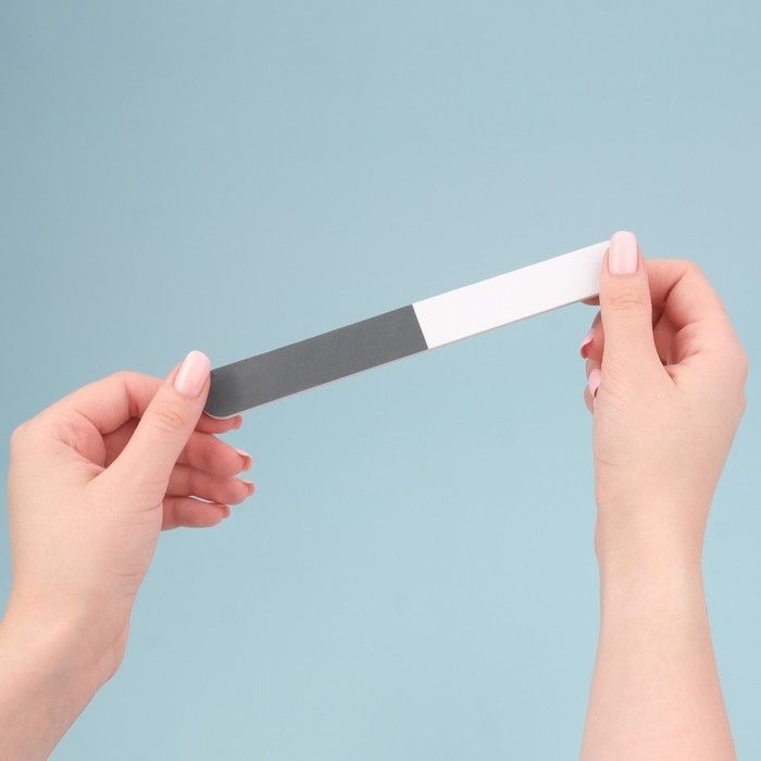 Пилки - наждаки, абразивность 100/180, 180/200, 200/240, 18 см, 4 шт, цвет чёрный/серый/белый Пилки - наждаки, абразивность 100/180, 180/200, 200/240, 18 см, 4 шт, цвет чёрный/серый/белый