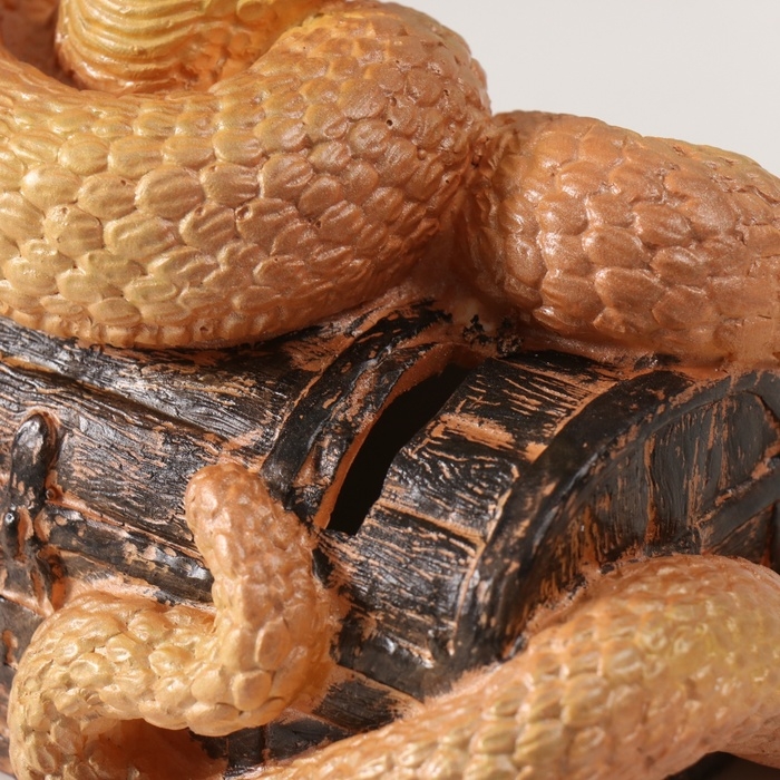 Копилка Копилка"КОБРА НА СУНДУКЕ " 20 х 17 х 12 см.