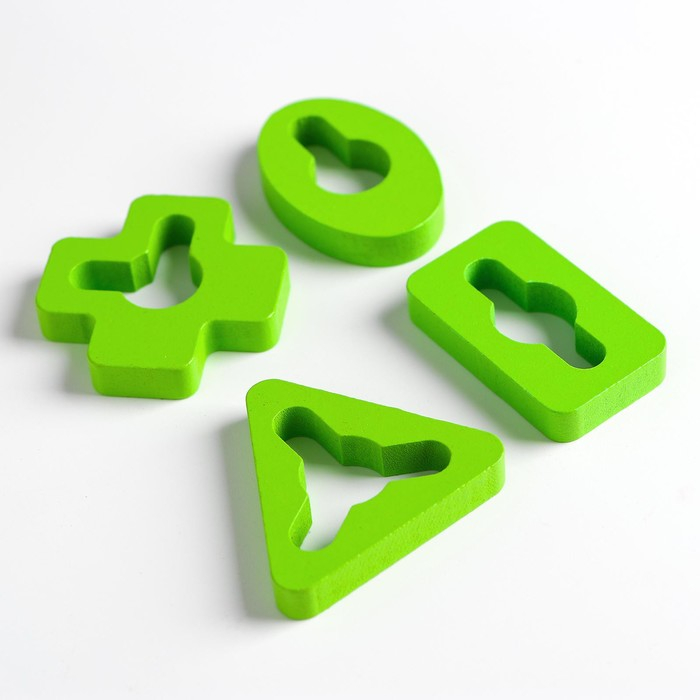 Пирамидка логическая 4 столбика, 16 деталей Пирамидка логическая 4 столбика, 16 деталей