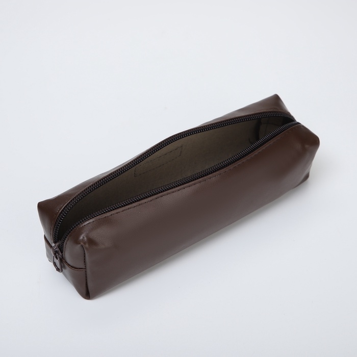 Косметичка-пенал на молнии, цвет коричневый Косметичка-пенал на молнии, цвет коричневый