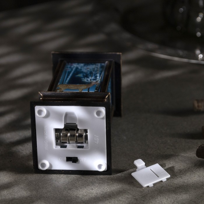 Светодиодная фигура &laquo;Фонарь с оленем&raquo; 5.5 &times; 13 &times; 5.5 см, пластик, батарейки AG13х3 (в комплекте), свечение тёплое белое