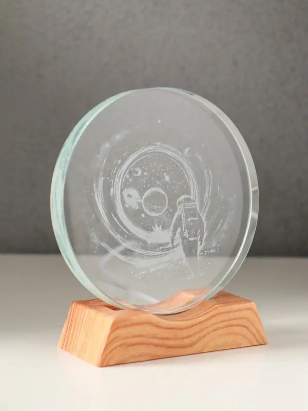 Сувенир стекло свет "Диск. Высадка космонавта на луну" 5хLED d=10 см, USB 10х4х11,4 см