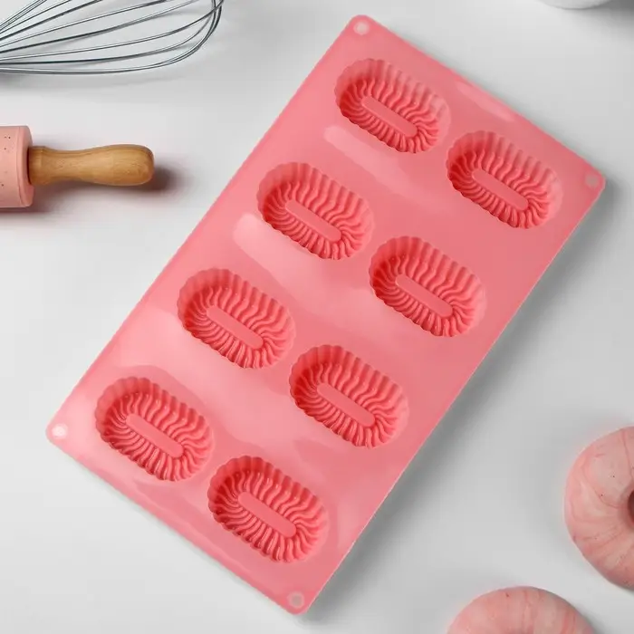 Форма для выпечки Доляна &laquo;Адель&raquo;, силикон, 28&times;16&times;2 см, 8 ячеек, красная