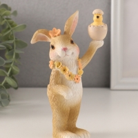 Сувенир полистоун "Зайчик в цветочном венке и цыплёнком в скорлупе" 9х5,5х15 см Сувенир полистоун "Зайчик в цветочном венке и цыплёнком в скорлупе" 9х5,5х15 см