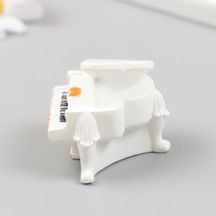 Фигурка для флорариума полистоун Фигурка для флорариума полистоун "Белый рояль" 5х4,5 см