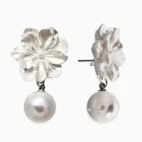 Серьги "Цветок с жемчугом", цвет белый в серебре