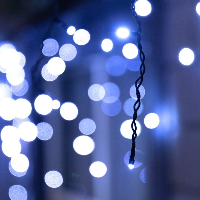 Гирлянда &laquo;Бахрома&raquo; 25 &times; 0.7 м, IP44, УМС, тёмная нить, 450 LED, свечение белое, 220 В