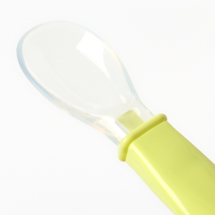 Ложка детская силиконовая для кормления, цвет зеленый
