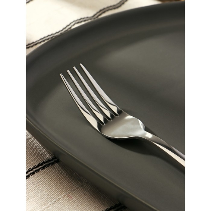 Вилка столовая из нержавеющей стали &laquo;Тайфун&raquo;, длина 20 см, цвет серебряный