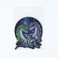 Ёлочная игрушка новогодняя «2025», на Новый год, светится в темноте, дерево, 7,8 х 9,5 см Ёлочная игрушка новогодняя «2025», на Новый год, светится в темноте, дерево, 7,8 х 9,5 см