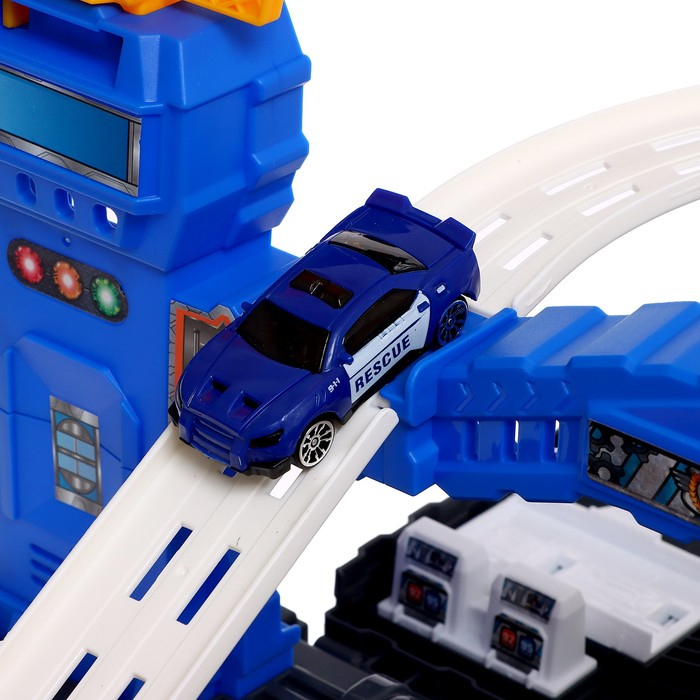 Парковка &laquo;Полиция&raquo;, в чемодане