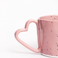 Кружка керамическая День матери Дорого внимание &laquo;Мама&raquo;, 280 мл, розовая