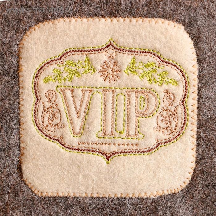 Лежак с вышивкой Лежак с вышивкой "ВИП" 150х50 см