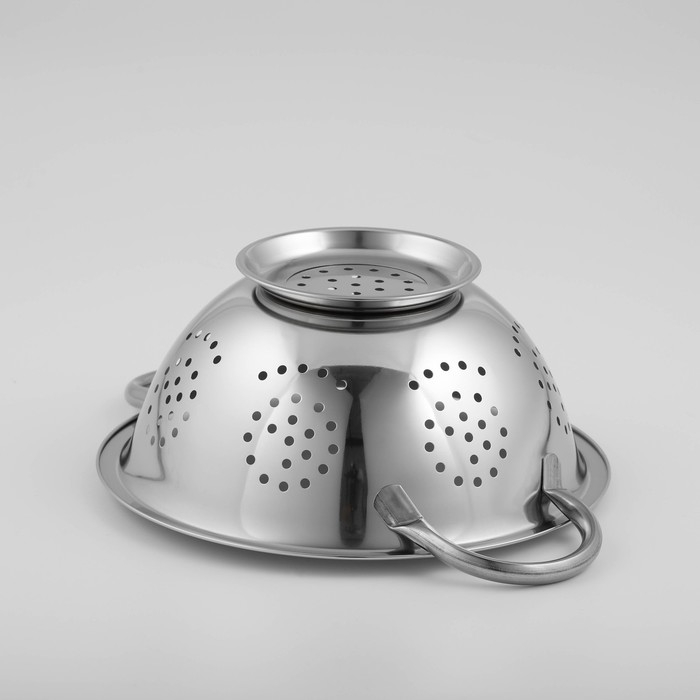 Дуршлаг из нержавеющей стали Доляна &laquo;Индия&raquo;, 1,6 л, d=22 см, на ножке, две ручки