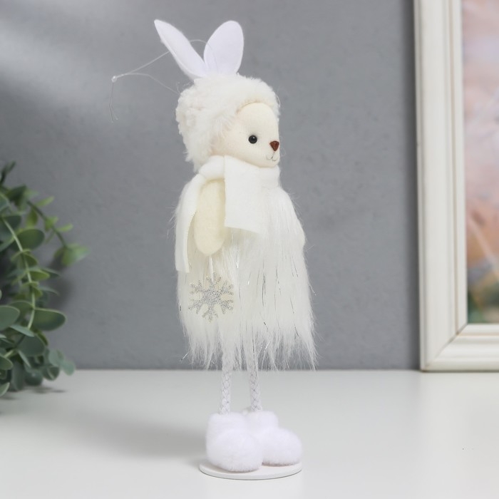 Сувенир "Зайка в пушистой белой шубке и шапочке" 22,5 см