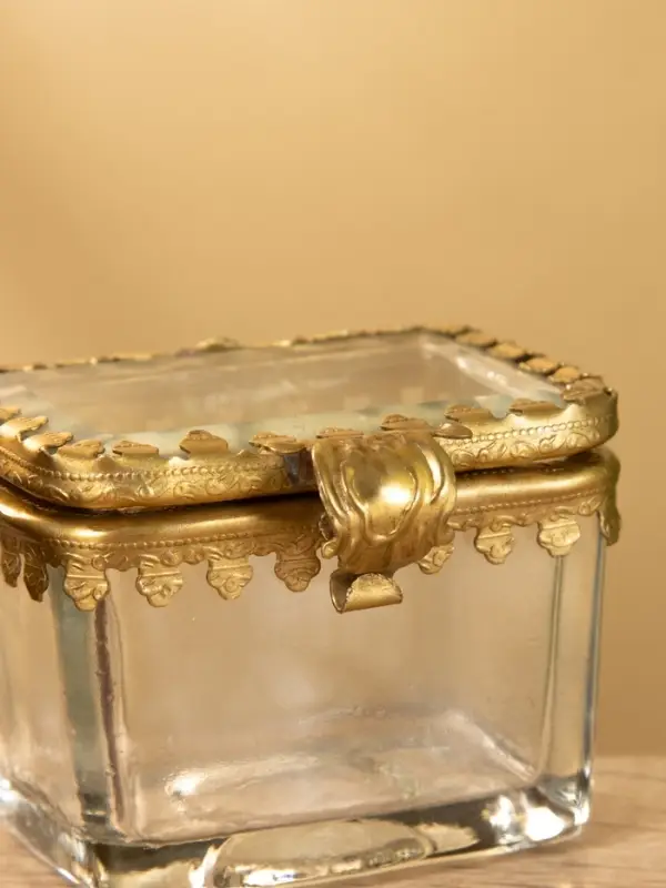 Шкатулка &laquo;Коробок&raquo;, 6&times;5.5&times;4.5 см, латунь, стекло