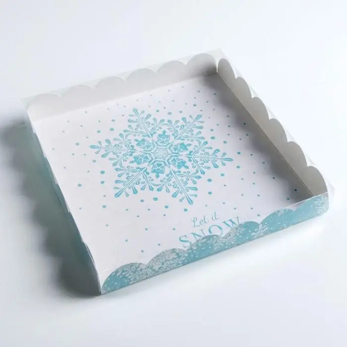 Коробка для кондитерских изделий с пластиковой крышкой &laquo;Let it snow&raquo;, 21 х 21 х 3 см