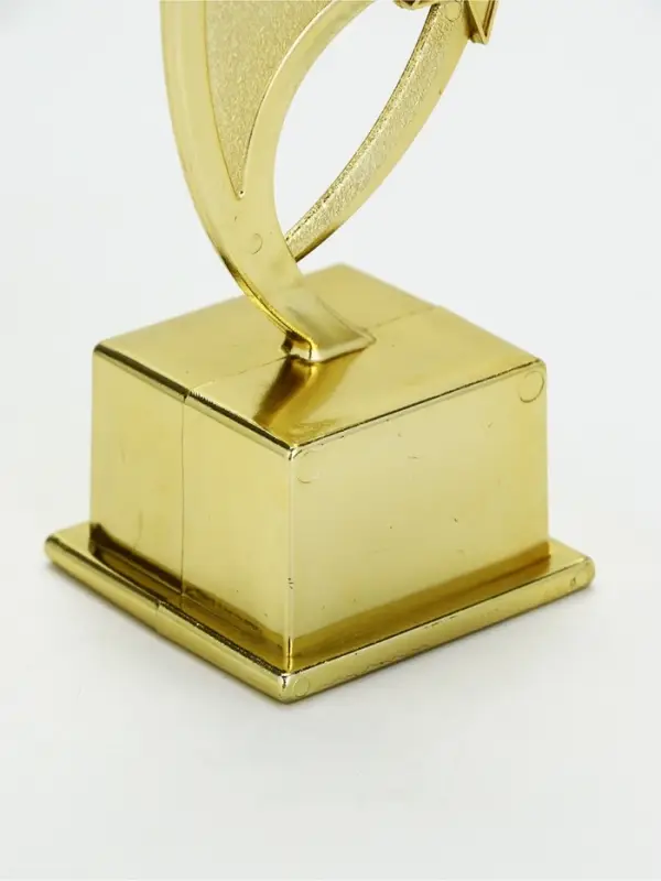 Кубок под нанесение &laquo;Человек со звёздами&raquo;, наградная фигура, золото, пластик