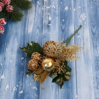 Декор "Зимние грезы" золотые шары листья веточки, 16 см Декор "Зимние грезы" золотые шары листья веточки, 16 см