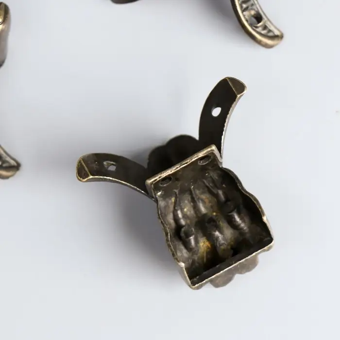 Уголок (ножка) для шкатулки "Лапа"  набор 4 шт 4,3х3,4 см